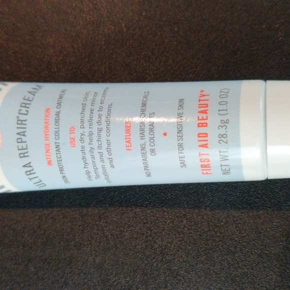 NEW First Aid Beauty Ultra Repair Cream - DELUXE SAMPLE/TRAVEL SIZE - Picture 2 of 4